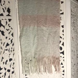 Cozy ombré scarf